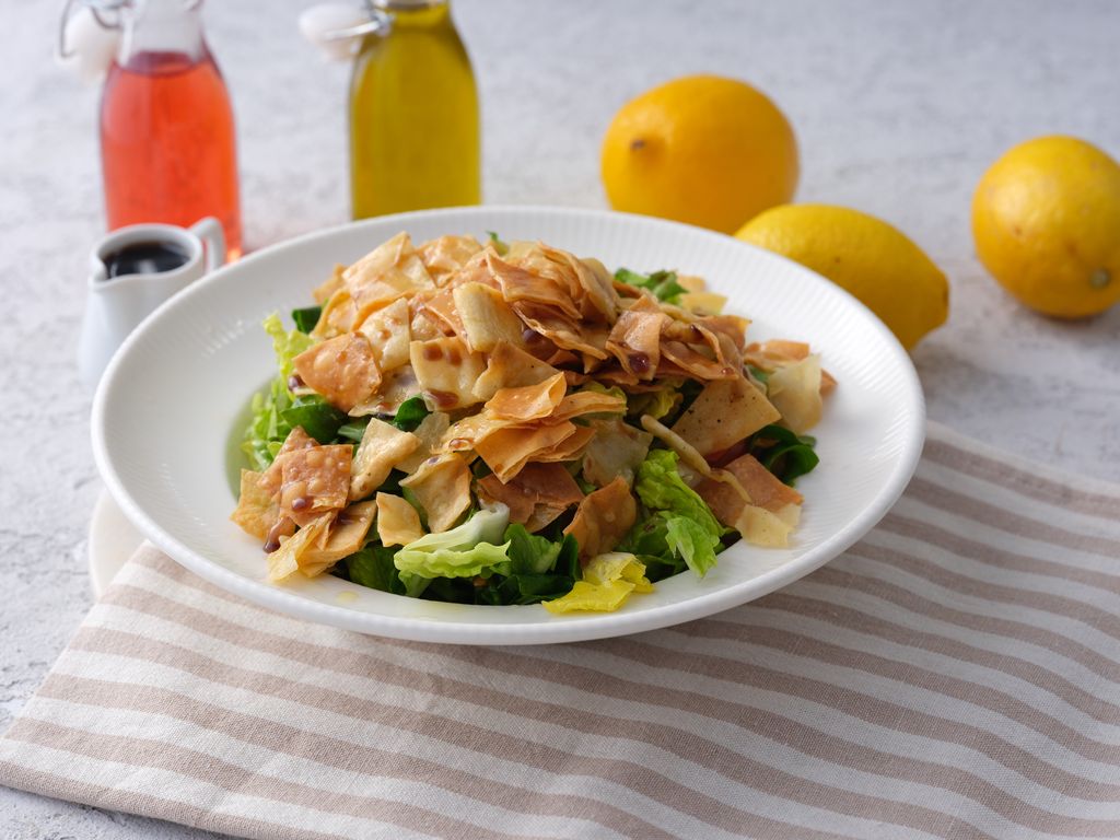 Fettuş Salatası